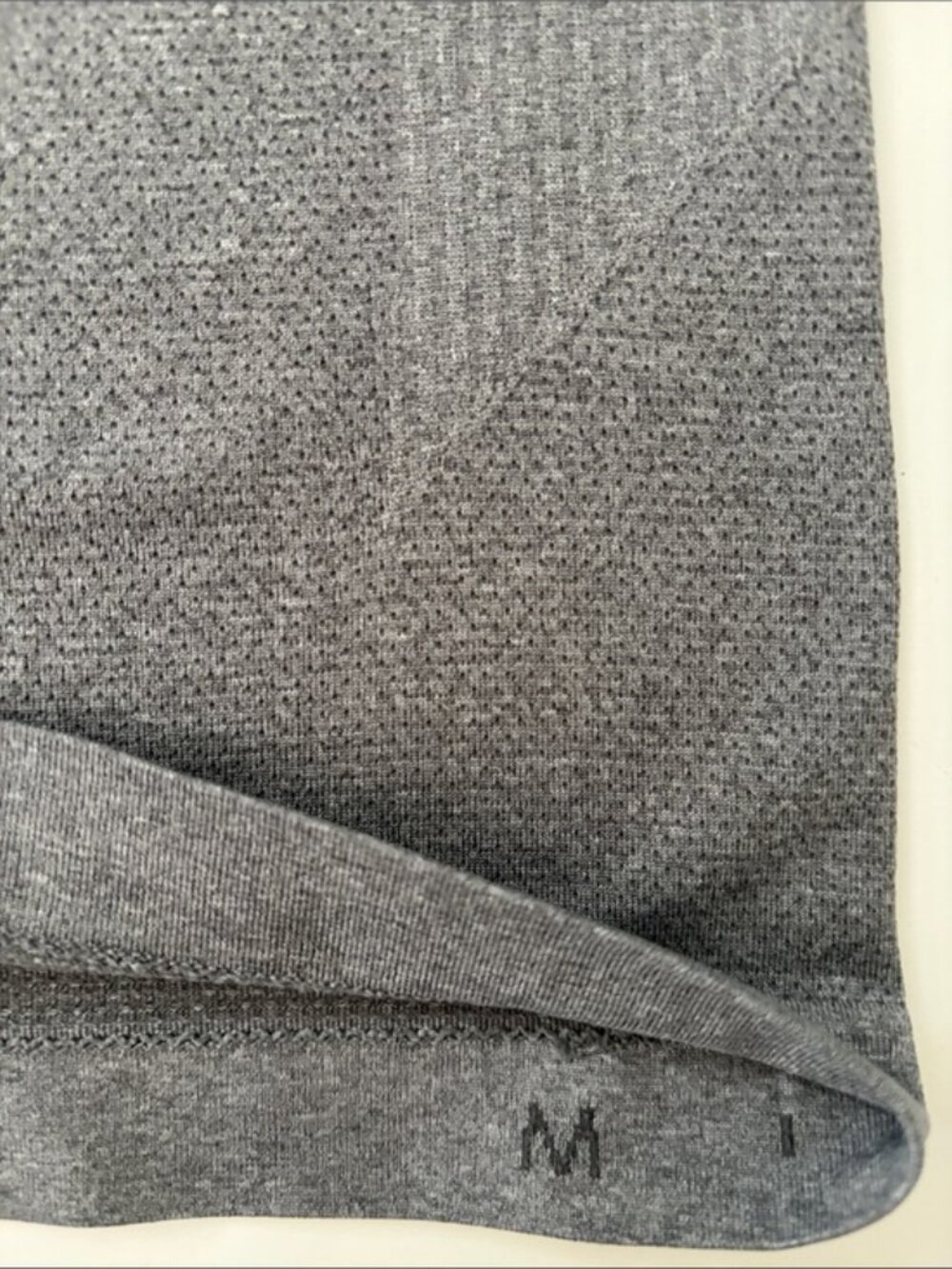 Lululemon athletica Men's Metal Vent Tech Long Sleeve Henley Heather Gray size M - Picture 8 of 12
